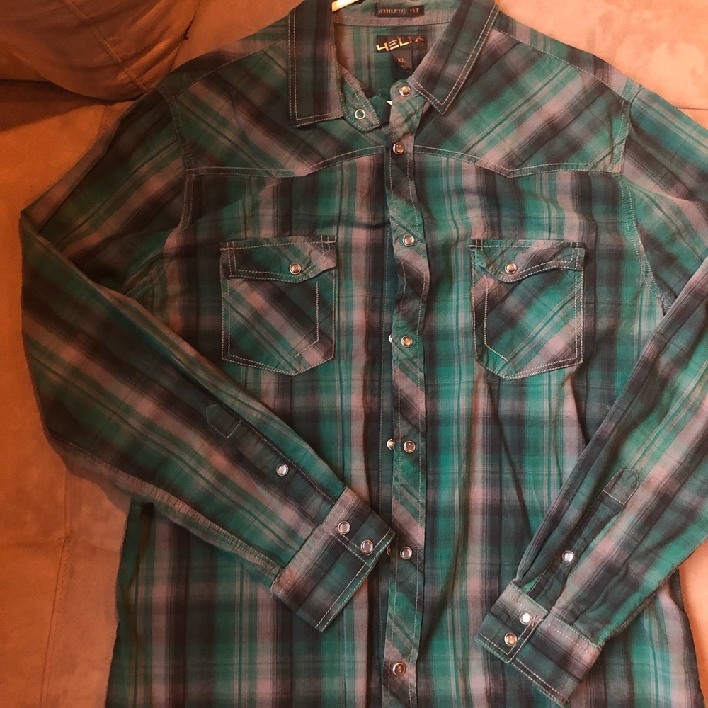 Helix XL plaid snap button down shirt